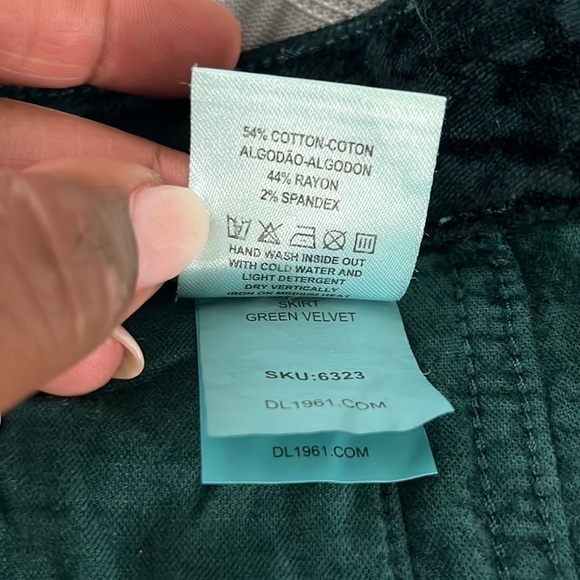 DL1961 Jenny Mini Skirt Velvet Women Size 10 Green  Button Front Closure Pockets - Picture 9 of 9